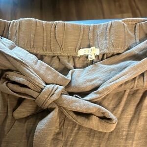 Z SUPPLY Most comfy pants ever 👏🏽 so cute 😎 excellent condition ✌🏾